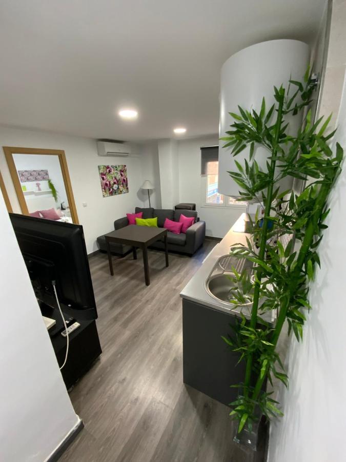 Reyna Apartamentos Málaga Extérieur photo